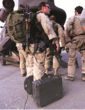 Uniwersalna walizka na... 2