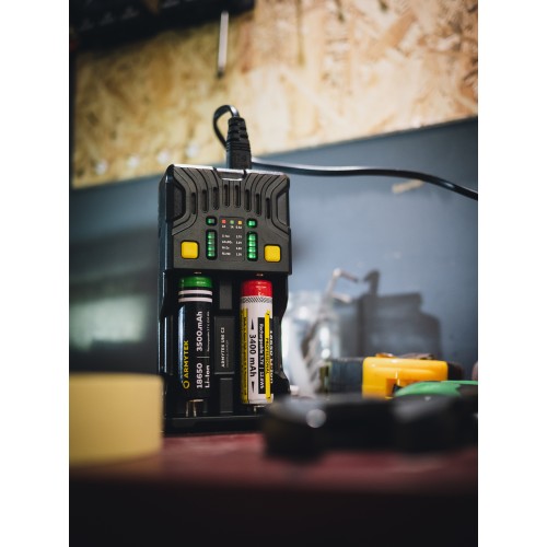 Uniwersalna ładowarka Armytek Uni C2, typ wtyczki: C — zdjęcie 4 z 6