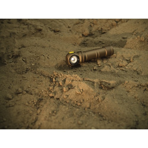 Armytek Wizard C2 Pro Max Magnet USB Sand — zdjęcie 5 z 6