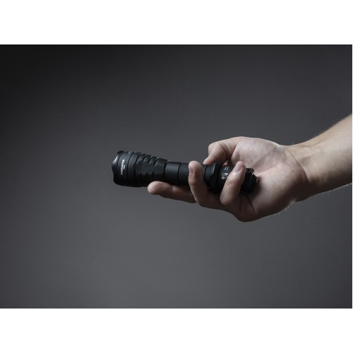 Armytek Predator Pro Magnet USB (ciepłe światło) — zdjęcie 5 z 6